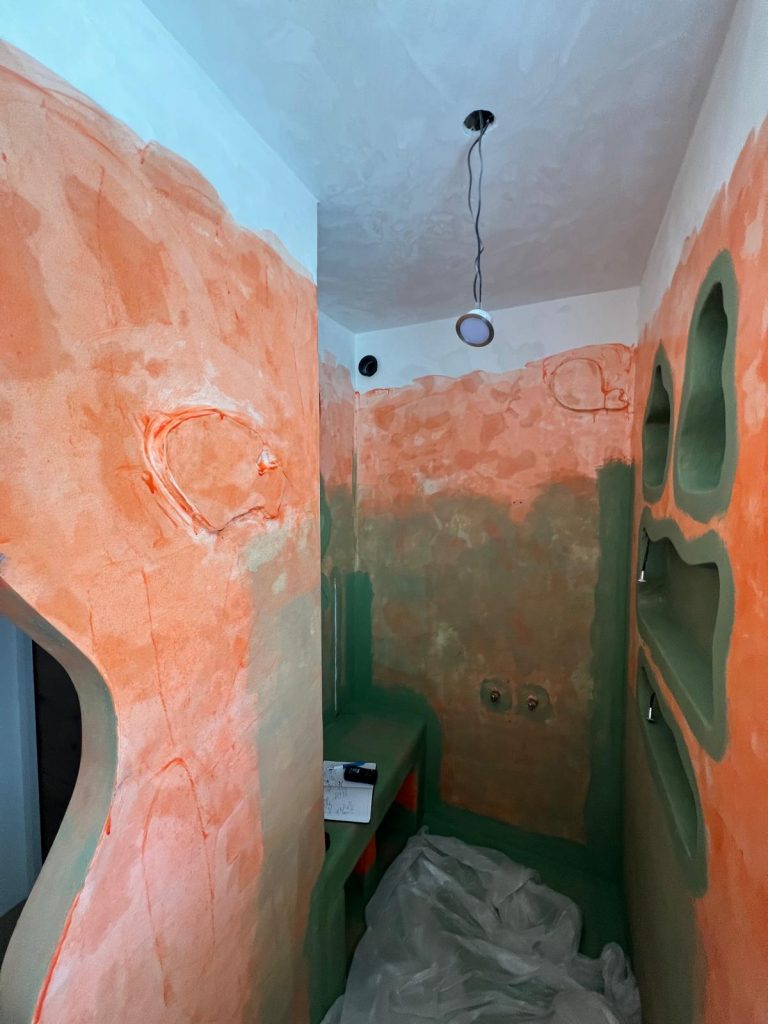 Salle de bain béton ciré Hyères réalisée par Clavel Rénovation